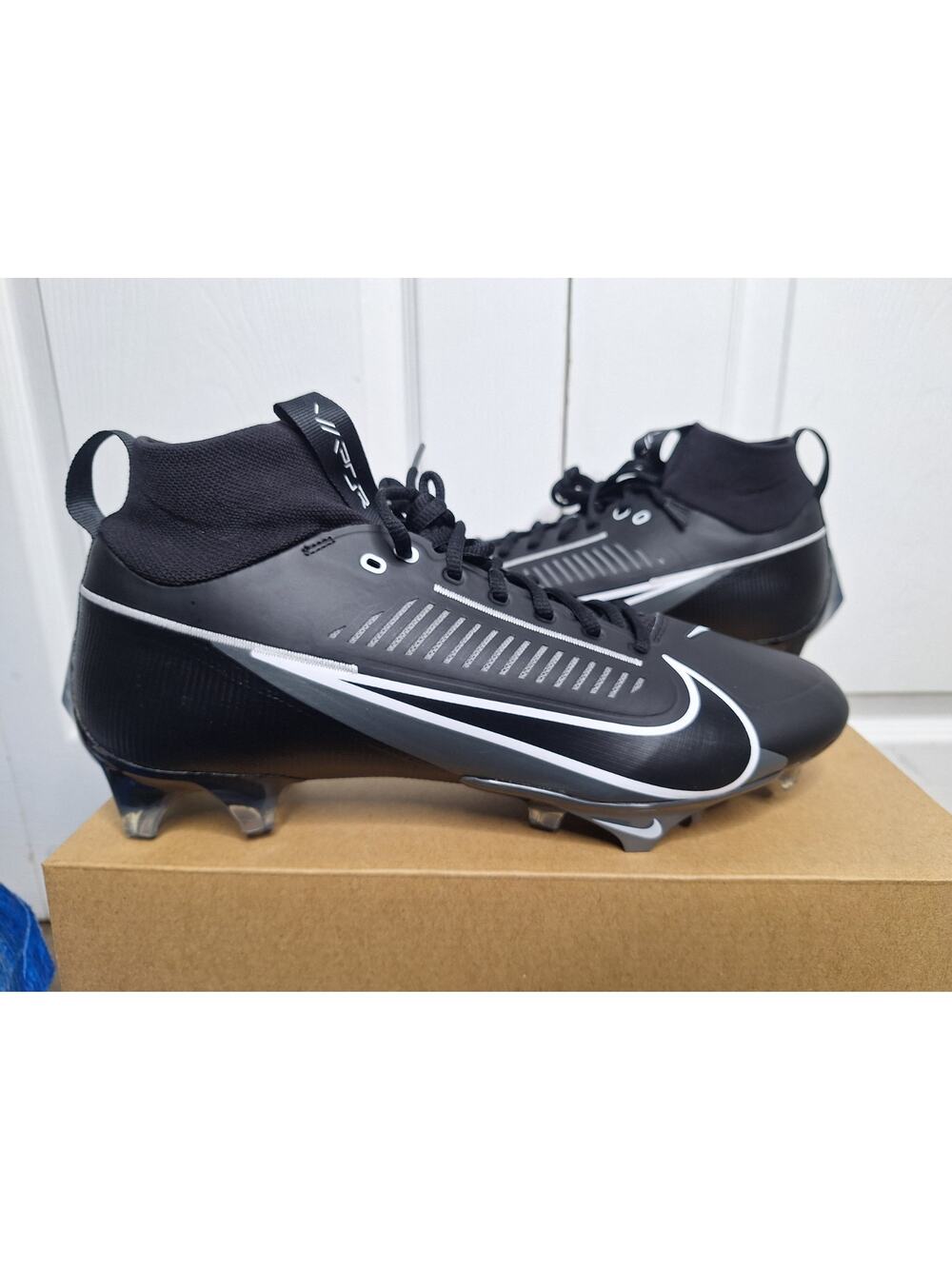 Nike Vapor Edge Pro 360 2 Football Cleats Black DA5456 010 size 16 No Box